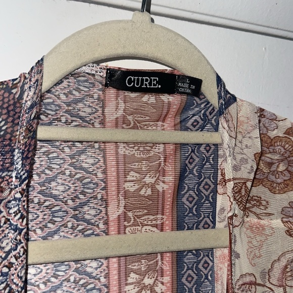 NWT. Woman’s CURE. mesh Kimono in a red / tan floral pattern. Size L. - Picture 10 of 16